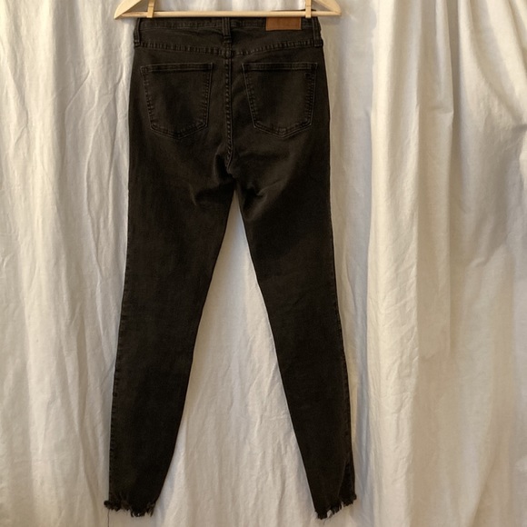 Madewell 9” high rise skinny jeans, button fly, black, raw distressed hem, 26T - Picture 4 of 15